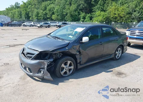 2013 Toyota Corolla S z USA, uszkodzony, nr VIN 2T1BU4EEXDC035083